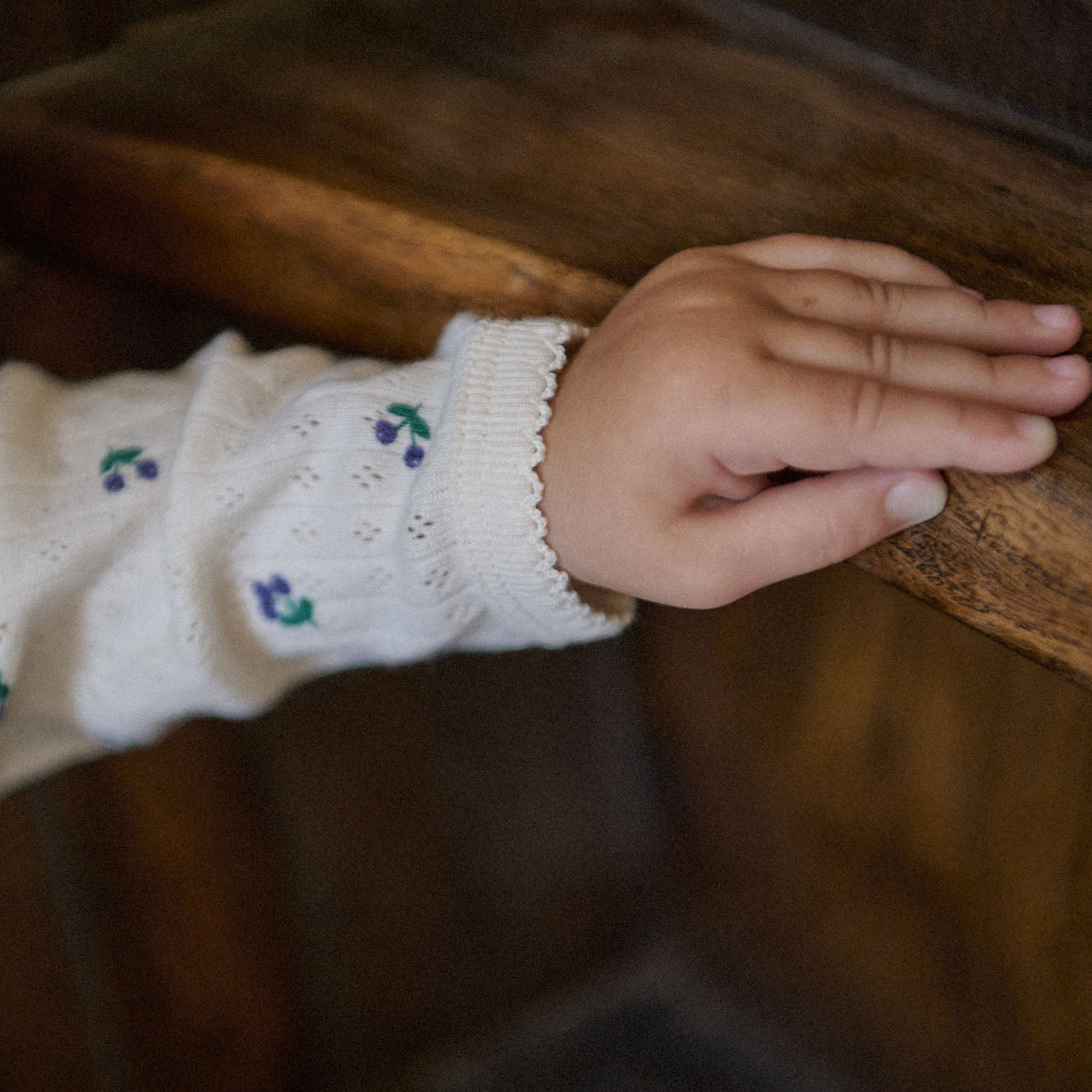 L/S BODYSUIT POINTELLE | Winter Berry Print-Extra Img - 3